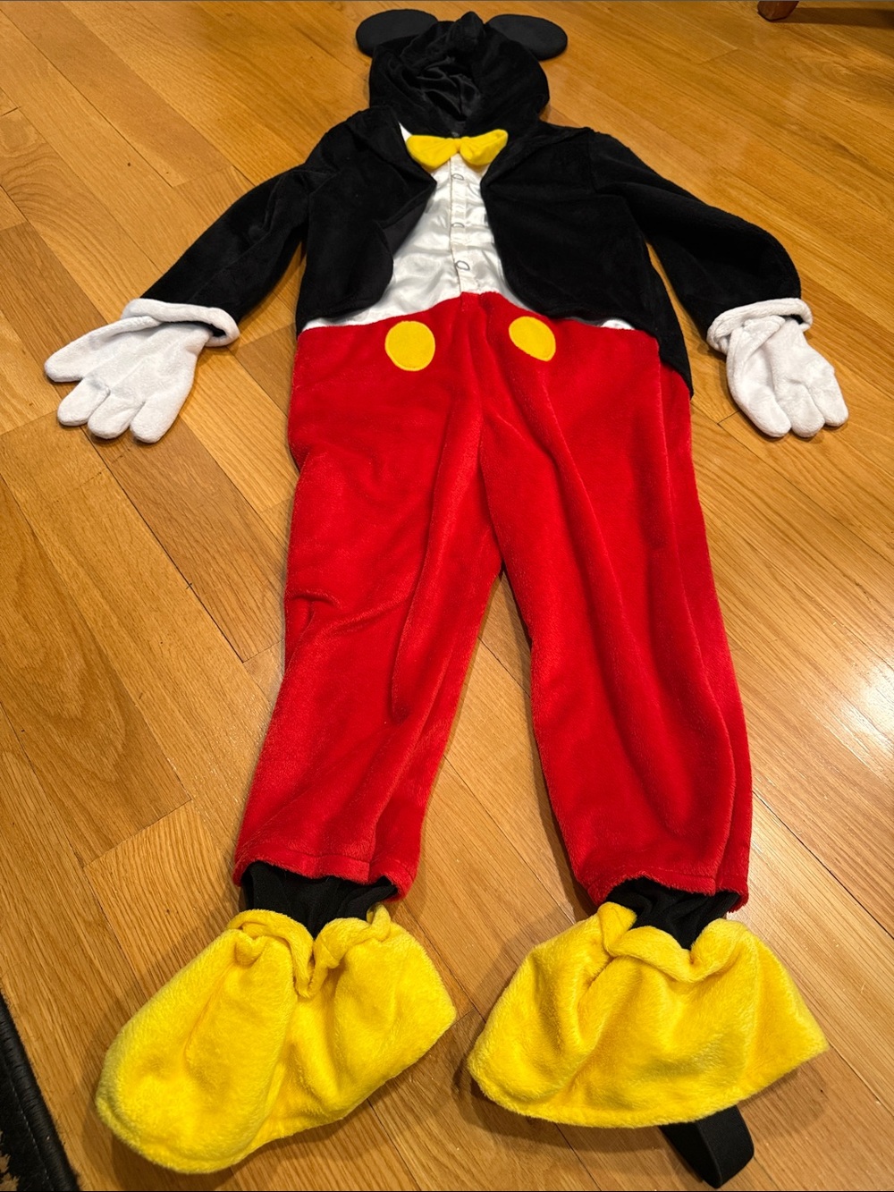 Disney micky mouse Halloween costume size 4/5t.